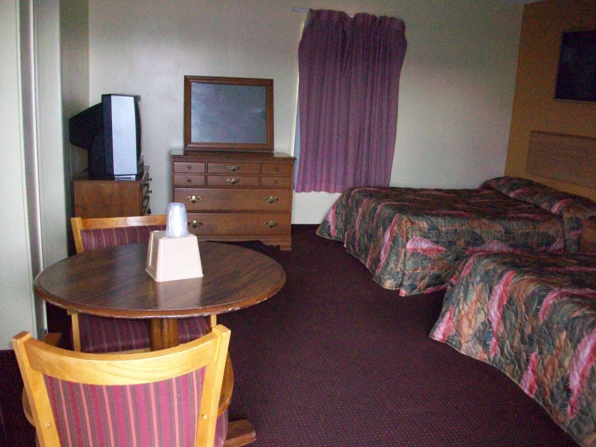 Skyland Inn - Bristol Hilander Park Extérieur photo