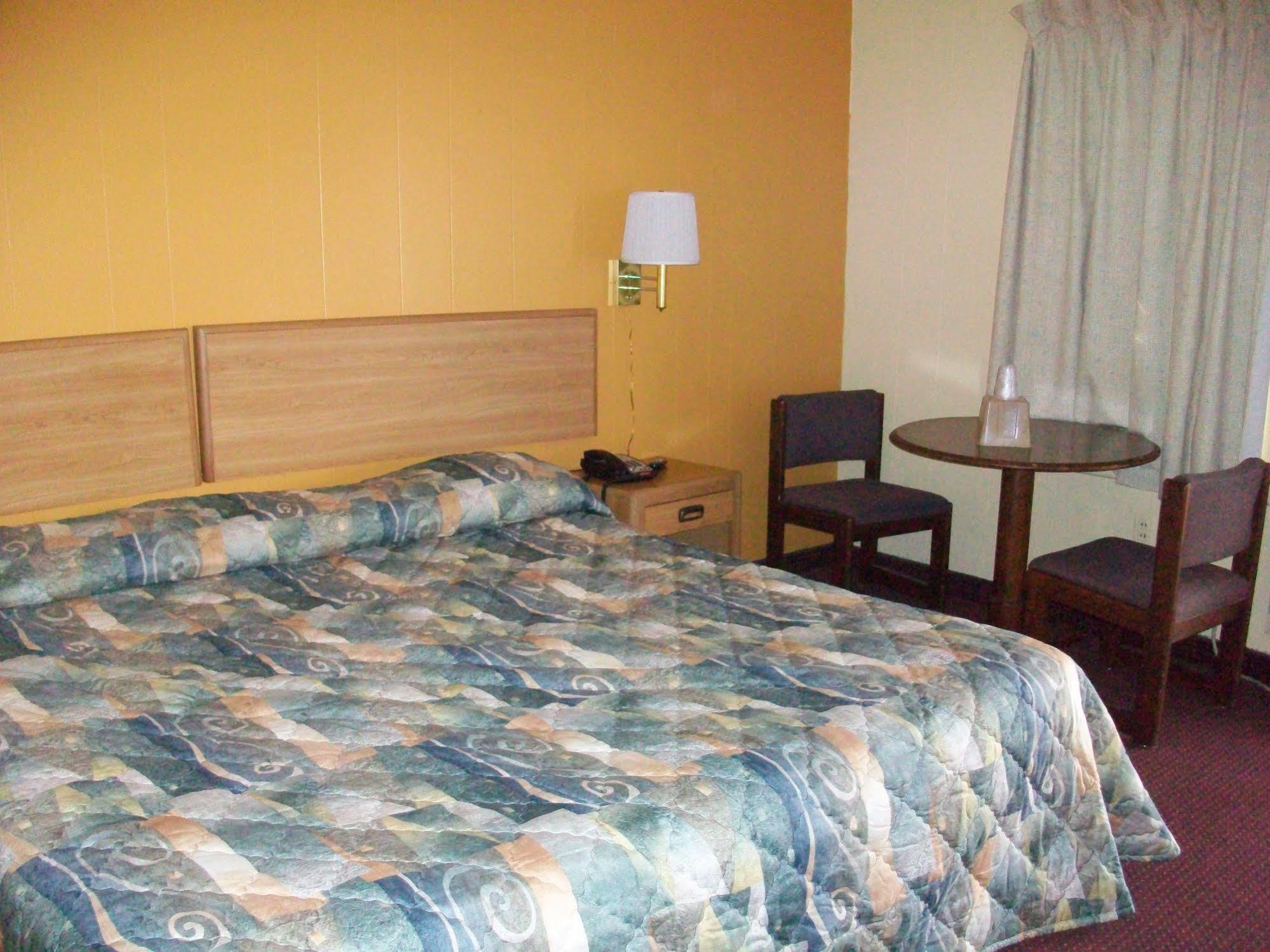 Skyland Inn - Bristol Hilander Park Extérieur photo